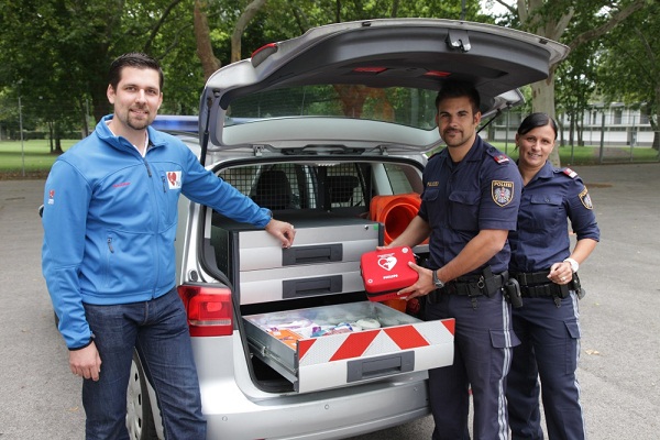 Beč: Policajci Defibrilatorima Spasili 345 života
