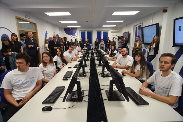 Samsung Otvorio Apps Lab Na Elektrotehničkom Fakultetu U Sarajevu