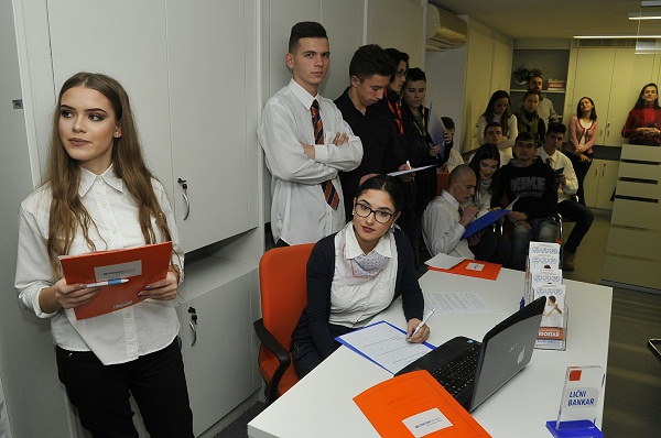 U Union Banci Održan Ogledni čas Srednje škole Za Saobraćaj I Komunikacije Iz Sarajeva