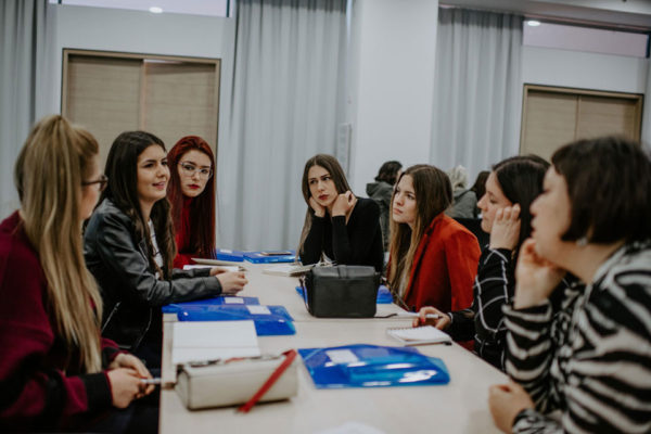 Djevojke Iz BiH I Crne Gore Učestvovale U Radionici O ICT Sektoru